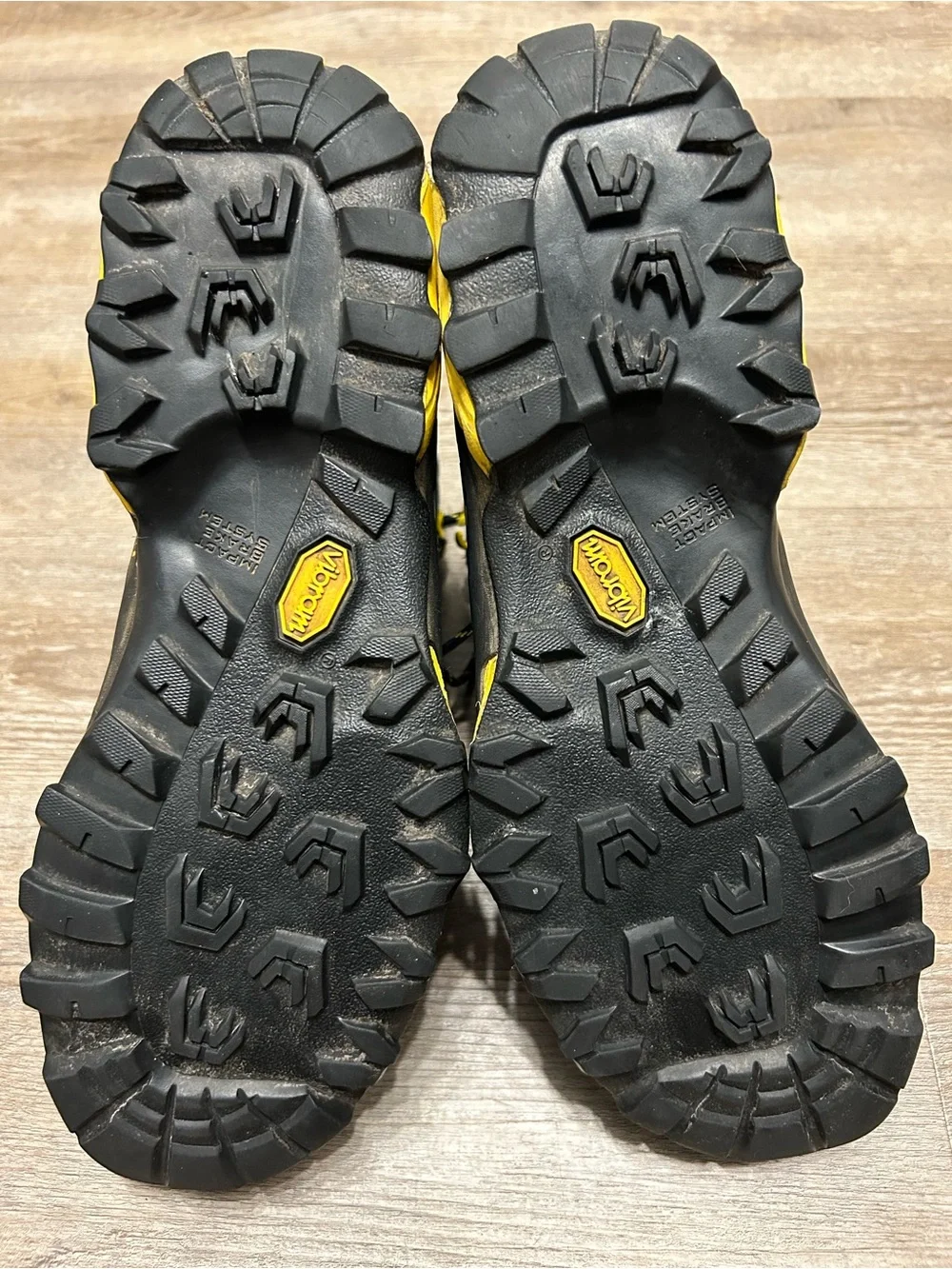 La Sportiva TX5 Men’s Size 10 Olive Yellow Hiking Climbing Gore-Tex Vibram Boots